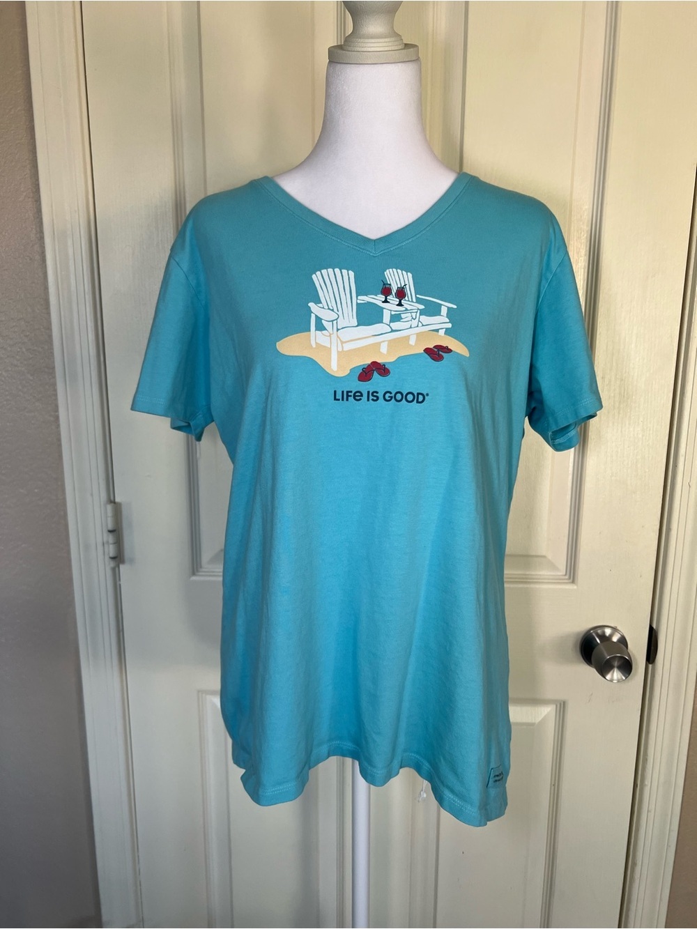 Life Is Good Beach Chairs Graphic V Neck Tee Large